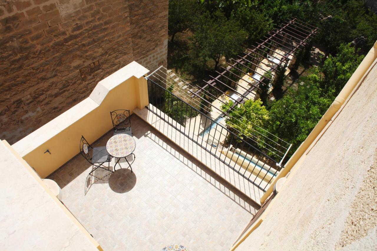 Gli Archi Garden Affittacamere *