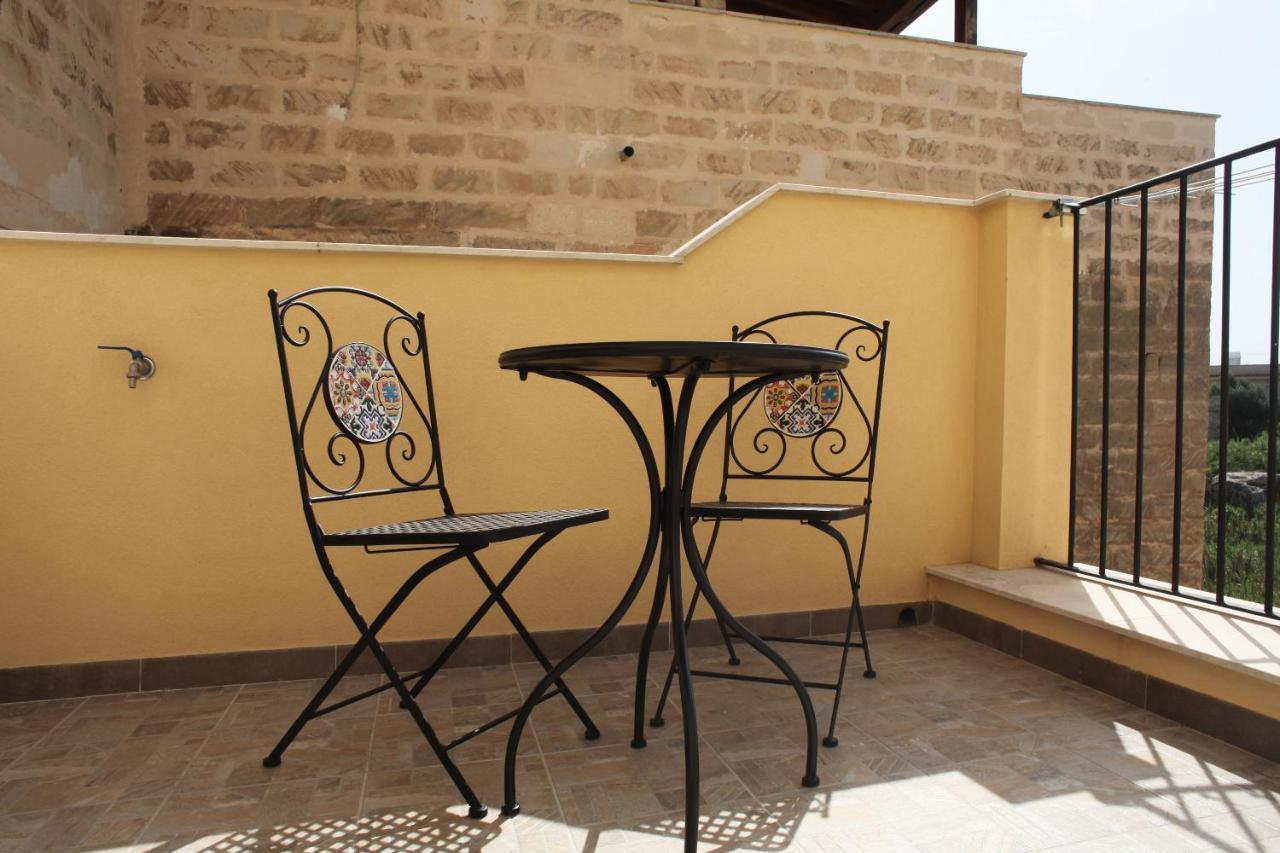 Gli Archi Garden * Ilha de Favignana
